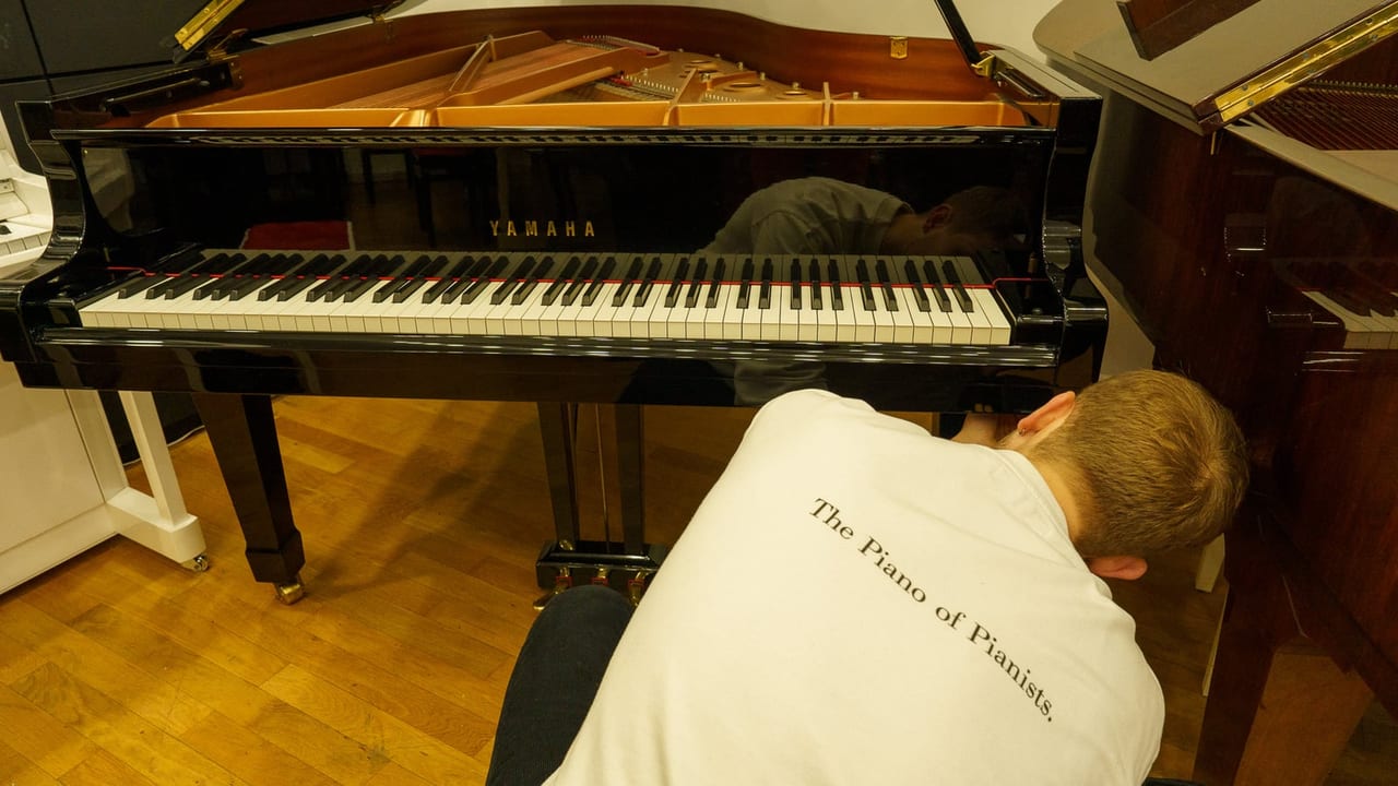 Réglage du système de pédales du piano